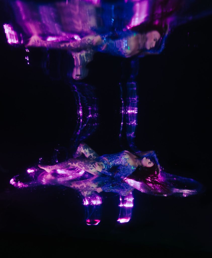 Pool photos at nighttime with https://www.tiktok.com/@mslunamarie and LED lights - water boudoir photos